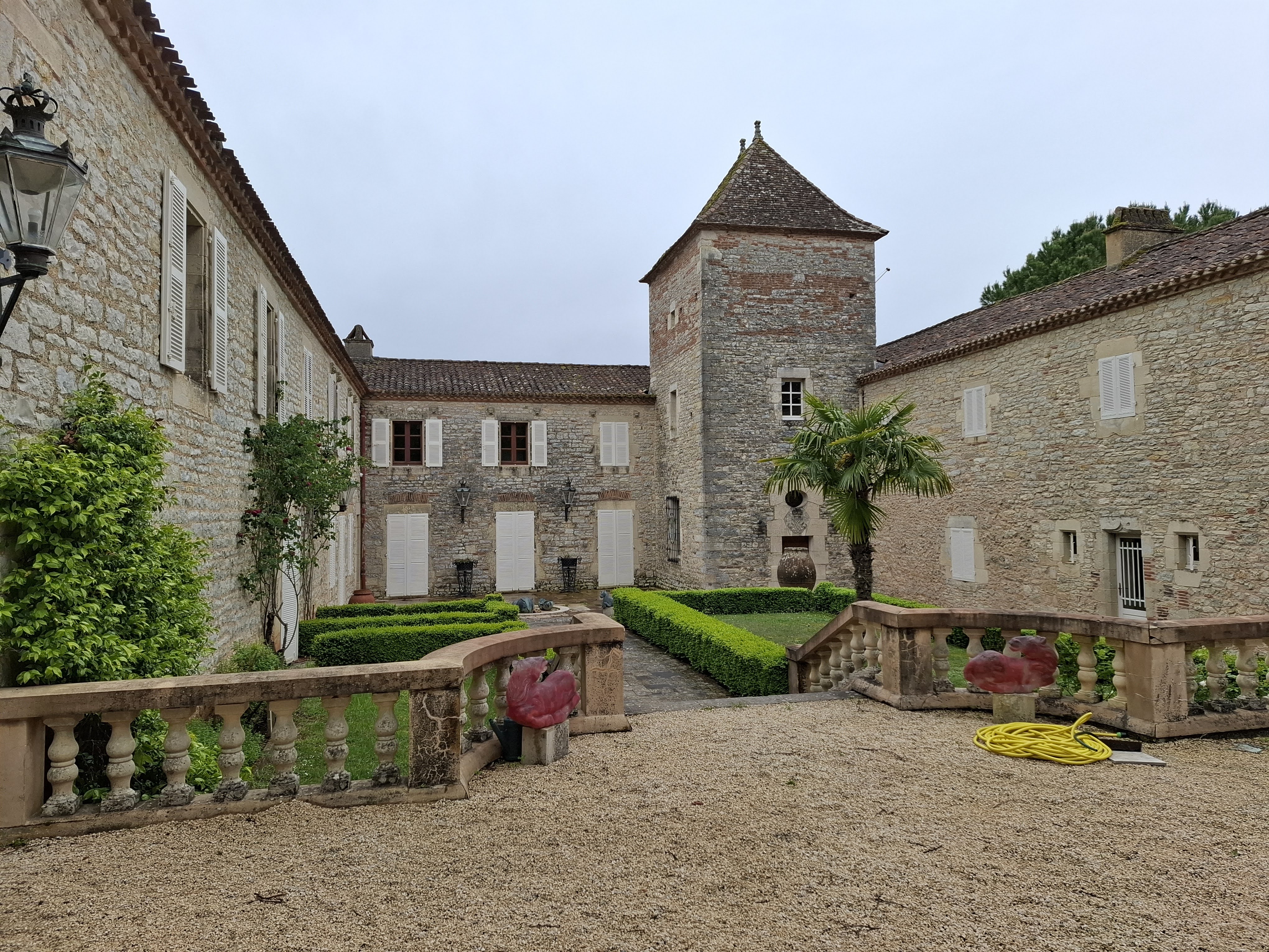 Chateau Cayx